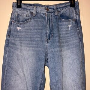American Eagle Outfitters Light Blue Relaxed Jeans